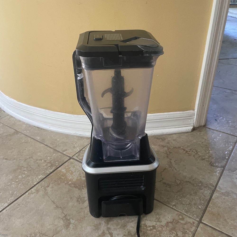 Ninja Professional Blender BL688 30 Silver Black 1200W Auto-iQ 72oz Pitcher - Picture 4 of 5